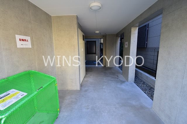 世田谷区豪徳寺１丁目の賃貸マンションのエントランス