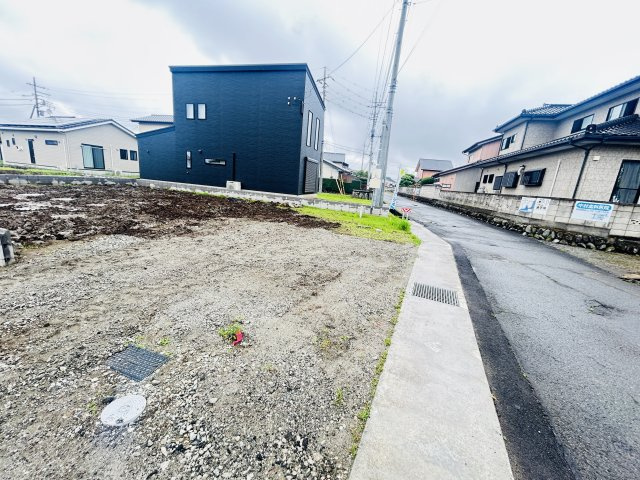 新築　佐波郡玉村町板井　GRAFARE　5号棟の駐車場|　駐車スペースは4台分可能です！

