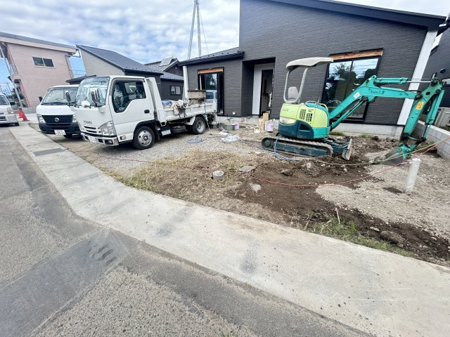 新築　佐波郡玉村町板井　GRAFARE　5号棟の駐車場|現地写真　駐車スペースは4台分可能です！

