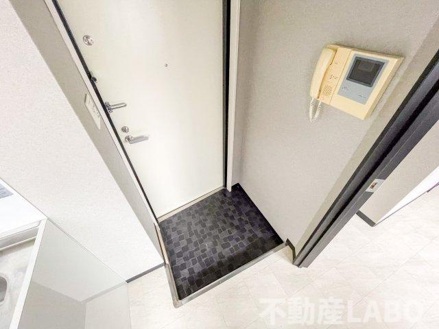 アバンサール遠里小野の玄関
