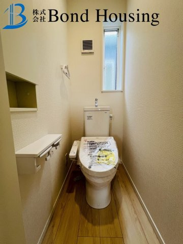 全4棟　駐車並列2台　納戸付き 池上５丁目 2号棟　新築戸建のトイレ