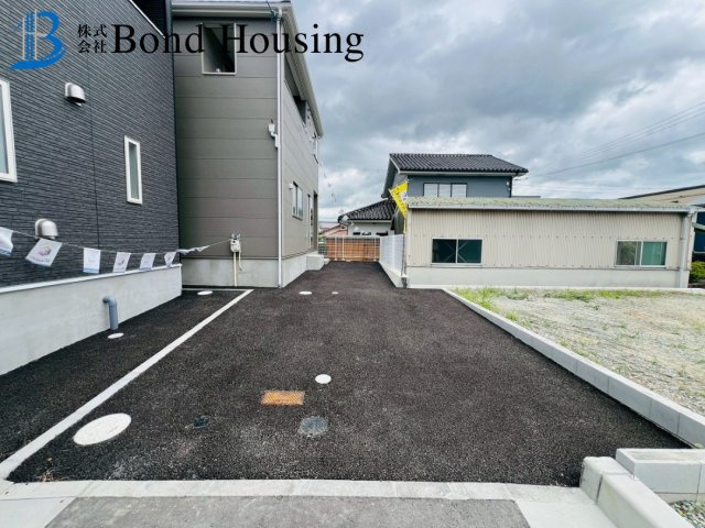 全4棟　駐車2台　WIC付収納豊富 池上５丁目 4号棟　新築戸建の駐車場