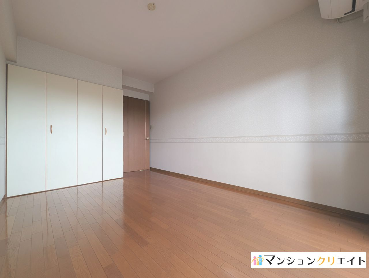 ロアール春日南の洋室|洋室約6.3帖