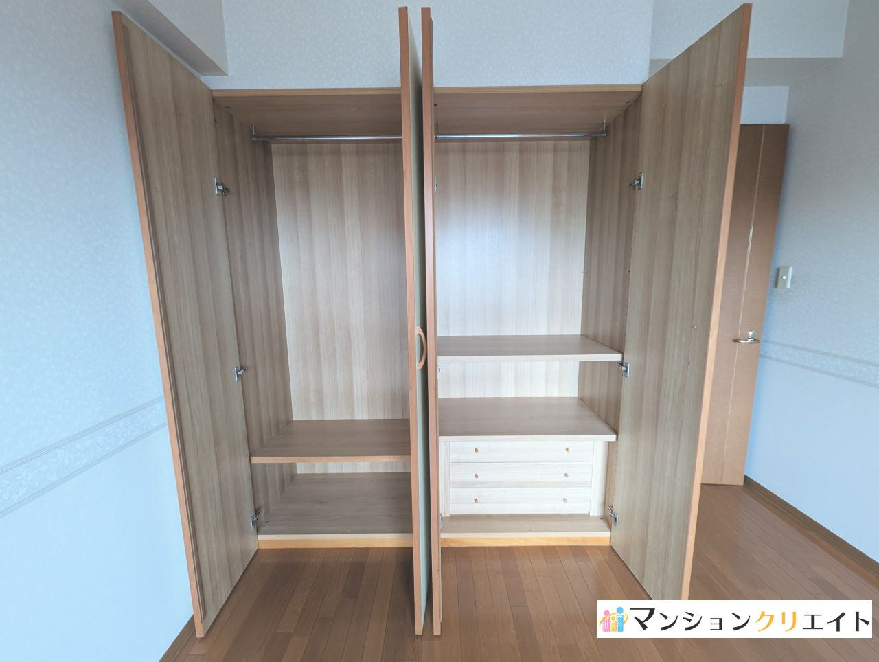 ロアール春日南の収納|洋室約6.3帖のクローゼット