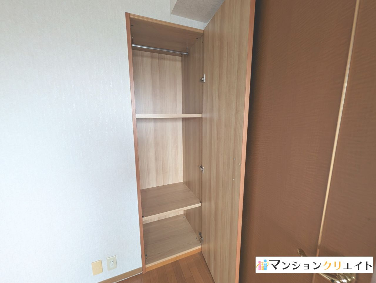 ロアール春日南の収納|洋室約5.7帖の収納スペース