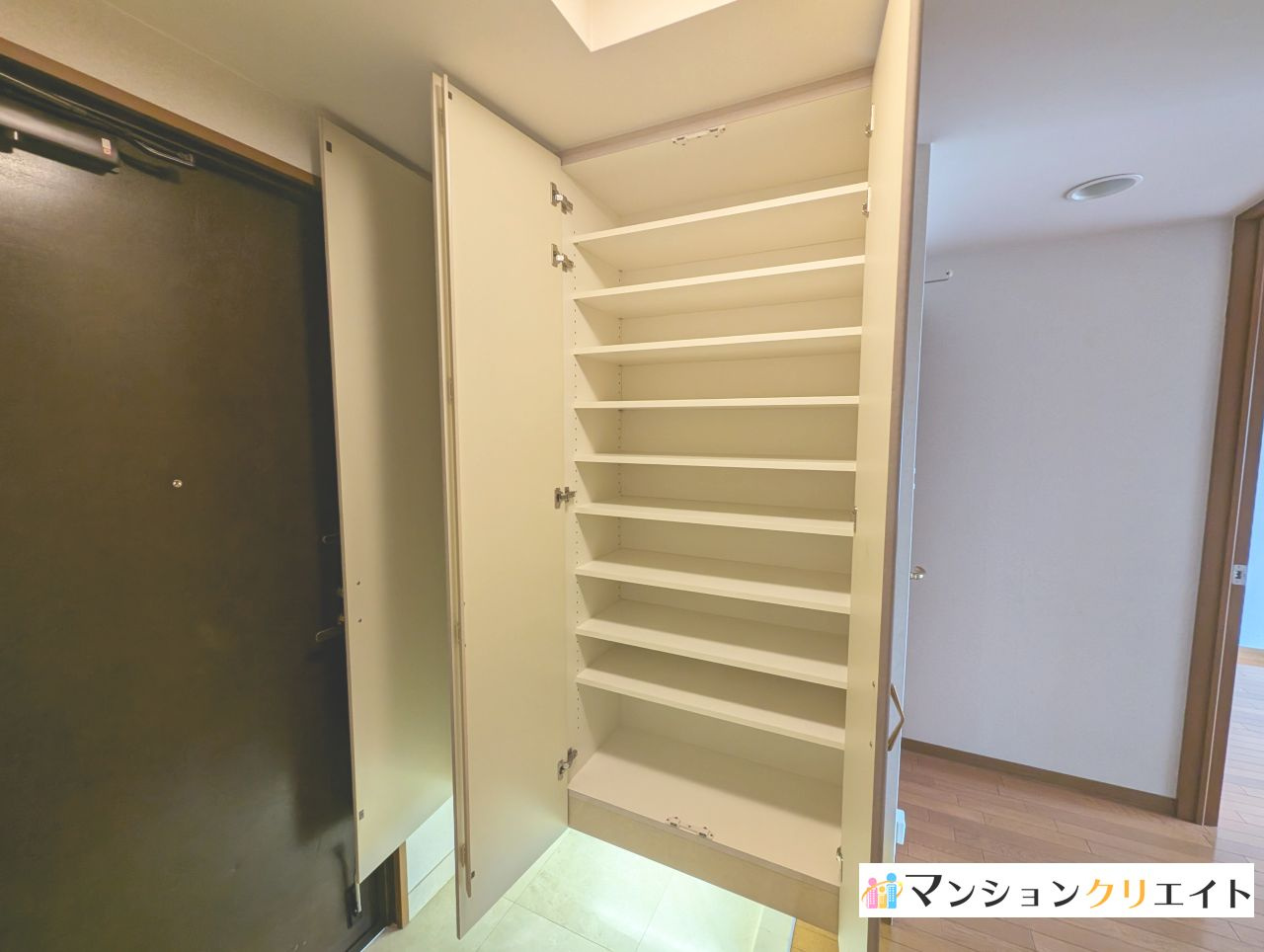 ロアール春日南の玄関|シューズボックス