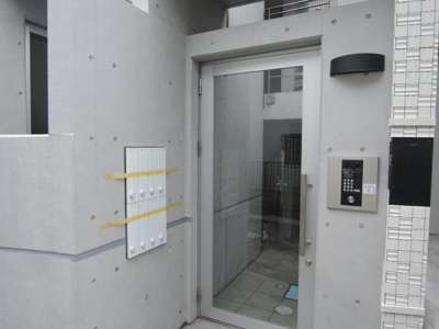 【エントランス】