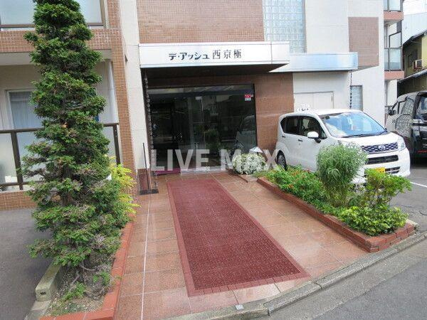 【エントランス】デ・アッシュ西京極