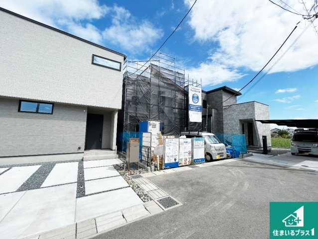 ●19(土)～23(水)現地案内可能！　香芝市上中　の前面道路含む現地写真|駅やスーパー、小学校・中学校等日常生活に欠かせない情報や道のりもご紹介いたしますのでお気軽にご相談ください。