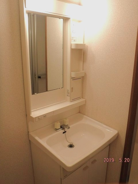 コンフォールＡの洗面所|202号室の写真となります