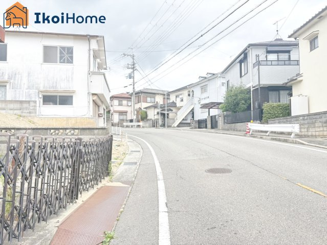 明石市大久保町大窪　土地の前面道路含む現地写真|●年中無休：当日予約可●前面道路は幅員約4.2ｍ、交通量少なく安心の住環境です。