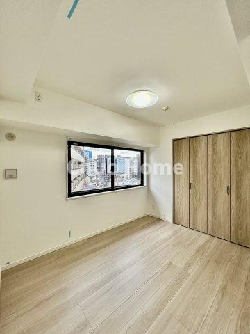 西日暮里ローヤルコーポの子供部屋|【子供部屋】お子様を持つ家庭の約6割が「家族や子どものため」に購入を希望。入学後の転校を避け、広い空間でのびのび育てたいなどの親心が、家探しのきっかけになっているようです。