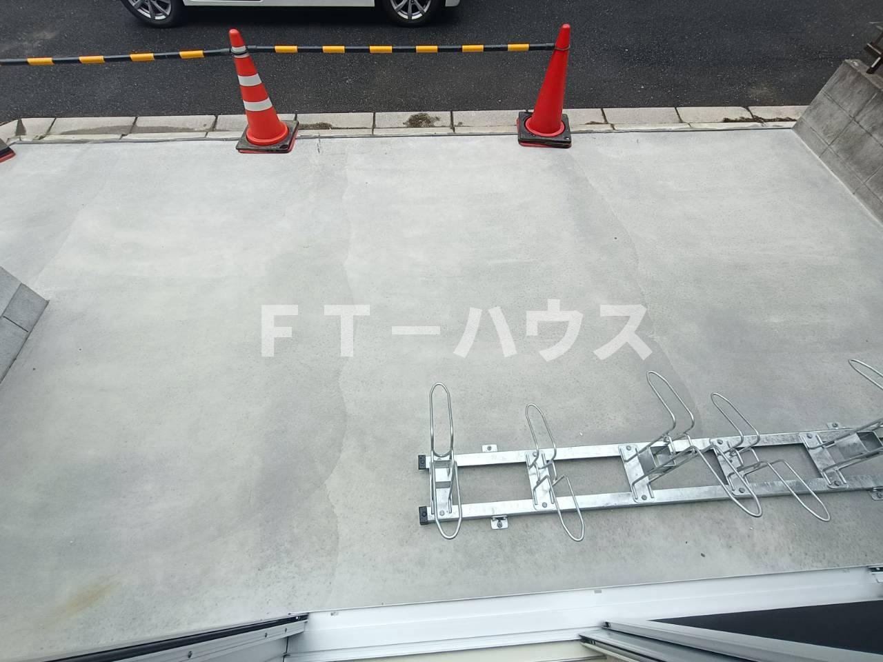 明和レジデンスの駐車場