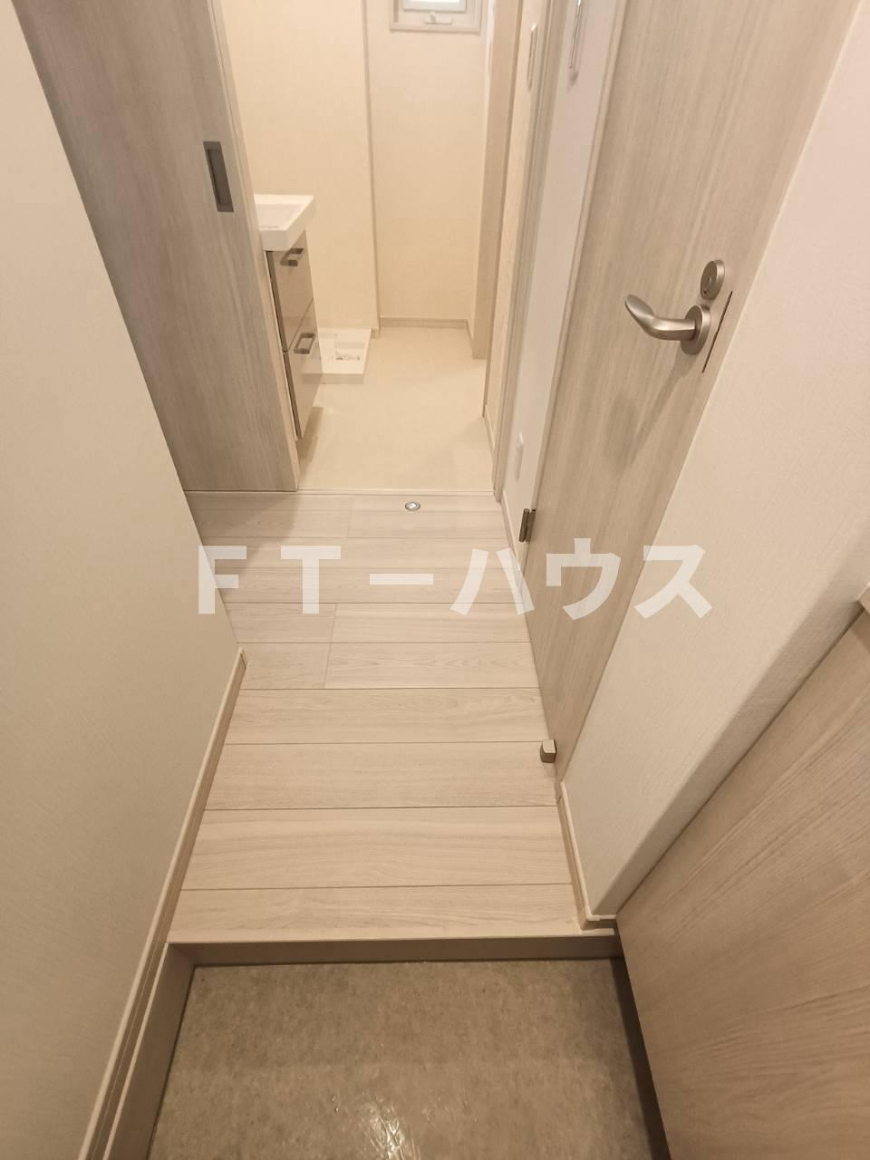 明和レジデンスの玄関