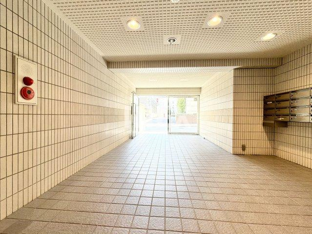 横浜市港北区大豆戸町の賃貸マンションのエントランス