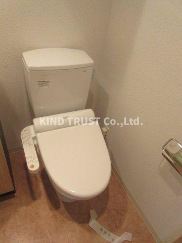 エスリード天神橋筋六丁目のトイレ|落ち着いた色調のトイレです