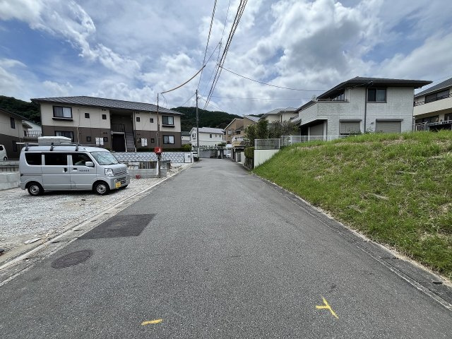 【その他】 | 福岡市南区柏原6丁目　A号棟（全2棟）【仲介手数料無料・0円】 | 現地写真。前面道路です。
