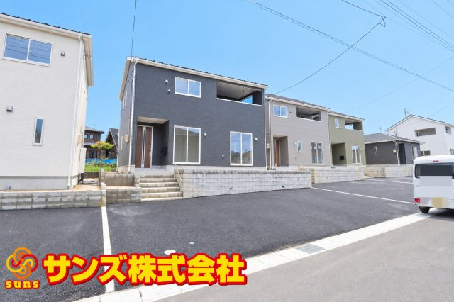 郡山市田村町東山１丁目1期　　　２号棟　　　守山小学校、守山中学区の外観|南西側から見た外観