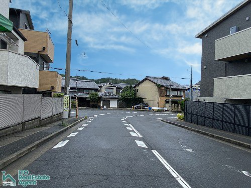 上賀茂菖蒲園町 中古戸建の前面道路含む現地写真
