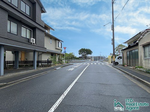 上賀茂菖蒲園町 中古戸建の前面道路含む現地写真