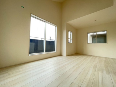 【居間・リビング】 | 立川市栄町2丁目　新築戸建　【全1棟】