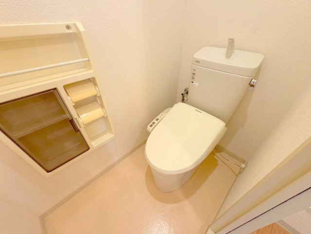 コモード仁川のトイレ|ゆったりとした空間のトイレです
