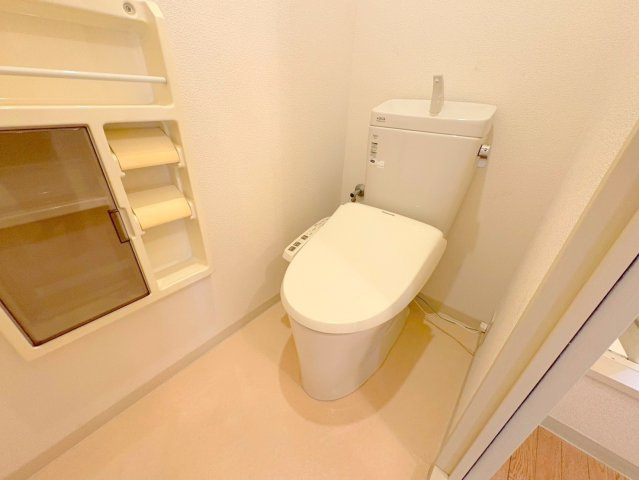 コモード仁川のトイレ|落ち着いた色調のトイレです