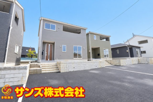 郡山市田村町東山１丁目第1　　　３号棟　　　守山小学校、守山中学区の外観|南西側から見た駐車場を含む外観