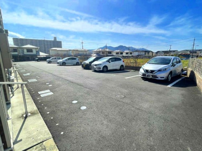 【その他】 | レオネクストル　シイェル | 敷地内に駐車場あり