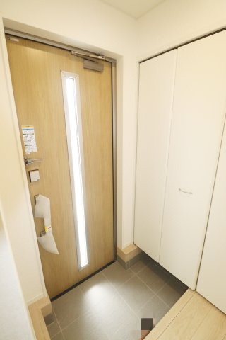 郡山市田村町東山１丁目第1　　　４号棟　　　守山小学校、守山中学区の玄関|※同社施工例
