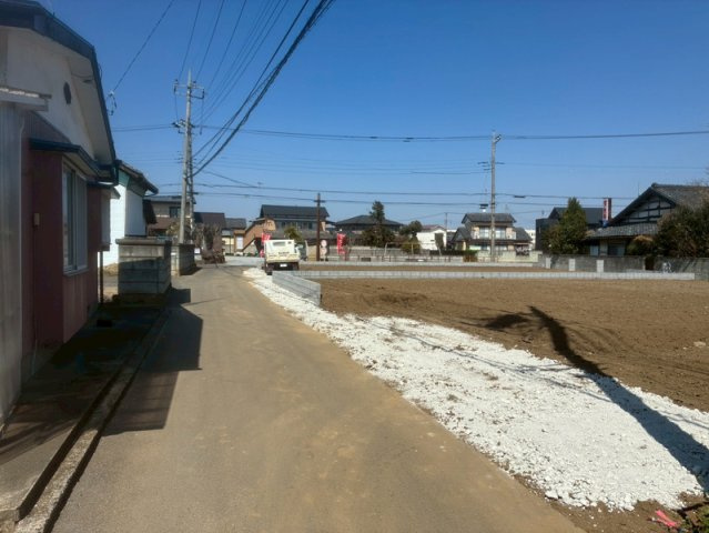 大平町西野田　新築戸建2-2の前面道路含む現地写真