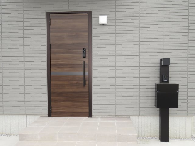 ボヌール　C棟の玄関