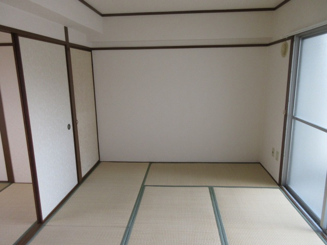 上野ビルの和室|和室があると落ち着いた雰囲気になりますね