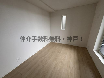 【洋室】 | 神戸市西区池上5丁目 　新築戸建3号棟　仲介手数料無料！ | 明るい洋室です