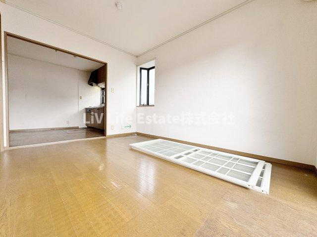 小平市小川町２丁目のアパートの居間・リビング