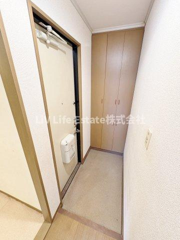 小平市小川町２丁目のアパートの玄関