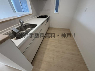 【キッチン】 | 神戸市西区池上5丁目 　新築戸建4号棟　仲介手数料無料！ | 使いやすいキッチンです