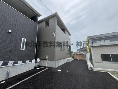【外観】 | 神戸市西区池上5丁目 　新築戸建4号棟　仲介手数料無料！ | 落ち着いた雰囲気の外観です