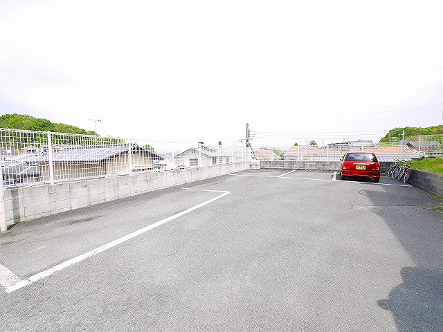 バードヒルC（六条西）の駐車場