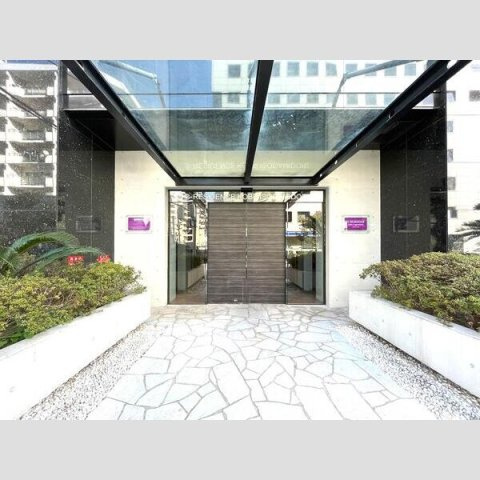 S-RESIDENCE神戸磯上通のエントランス