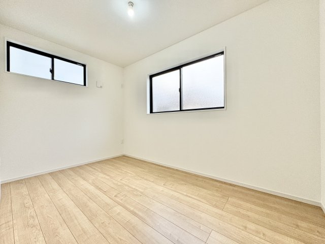 中央区 中野町 2期の洋室|2F 約5.0帖の洋室は在宅ワーク部屋や趣味のお部屋として活用することもできます☆
