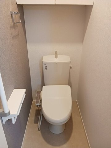 プティパニエ　Ｂのトイレ|落ち着いた色調のトイレです