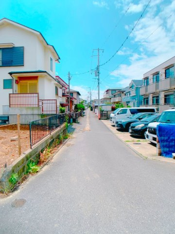 【前面道路含む現地写真】 | ◇◆平塚市長持 売地◆◇ | 北側道路部分。閑静な住宅地が広がります♪