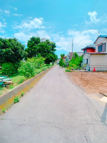 【前面道路含む現地写真】 | ◇◆平塚市長持 売地◆◇ | 東側道路の写真。平坦地につき徒歩、自転車でのご移動もラクラクです♪