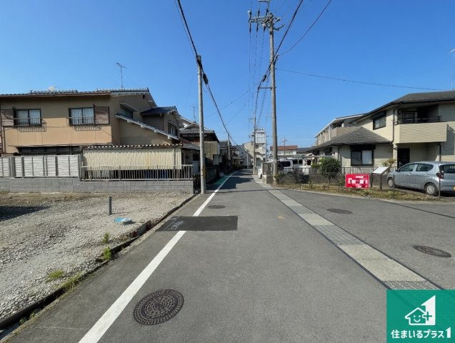 草津市矢倉　第1期　新築一戸建ての前面道路含む現地写真|現在建築中！落ち着いた街並みで新生活を始めることが出来そう！周辺の物件も併せてご紹介させて頂きます！