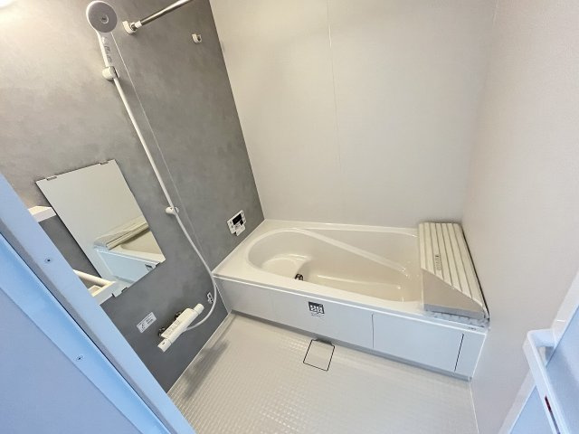 【浴室】 | 糟屋郡志免町南里3丁目1期　1号棟（全1棟）【仲介手数料無料・0円】 | 現地写真。浴室です。