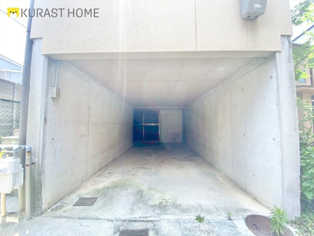 京都市伏見区竹田七瀬川町　中古戸建の駐車場