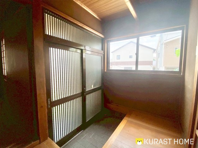 京都市伏見区竹田七瀬川町　中古戸建の玄関