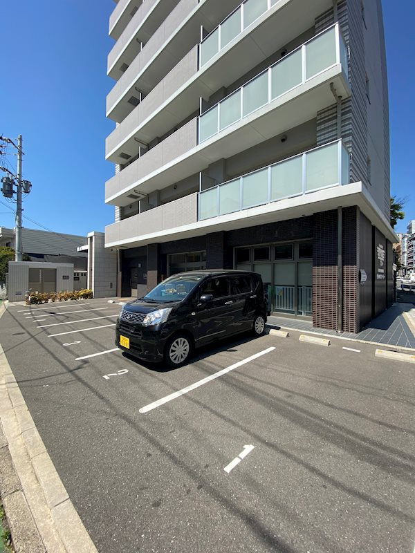 福岡市博多区千代４丁目の賃貸マンションの駐車場