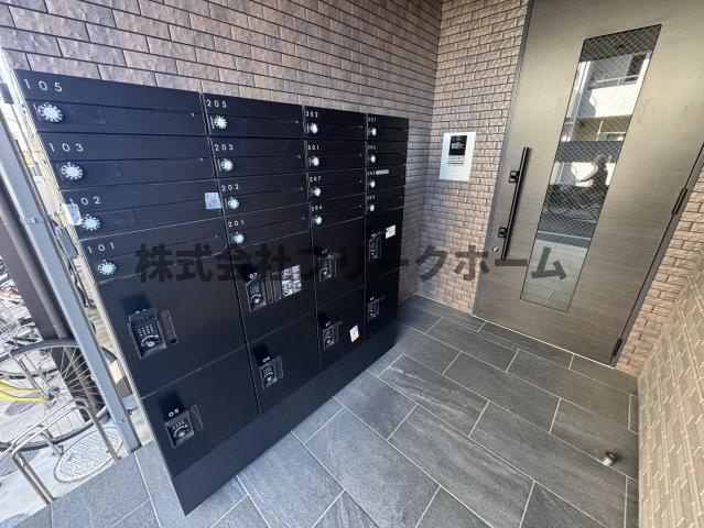 小金井市緑町１丁目の賃貸マンションのエントランス